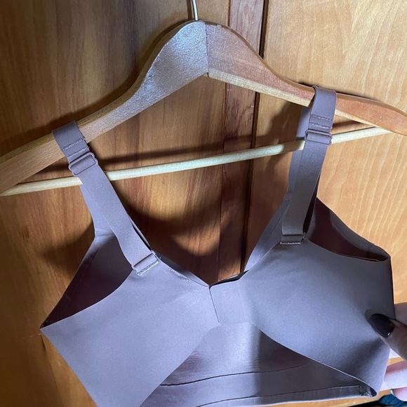 Lululemon bra taupe color 32E - Picture 2 of 5